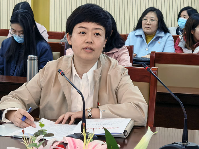 黑丝av
召开党史学习教育动员部署会2.jpg