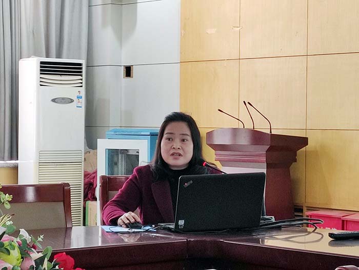黑丝av
举办《从疫情防控看制度优势》专题教育报告2.jpg