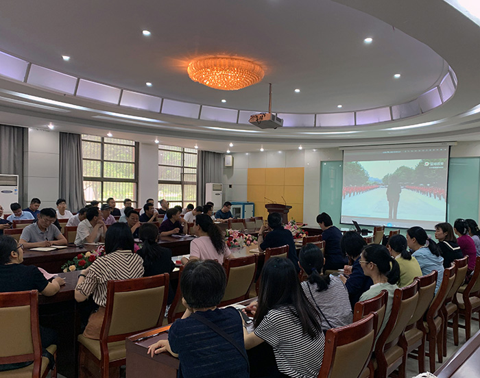 黑丝av
组织开展师德师风专题教育学习3.jpeg